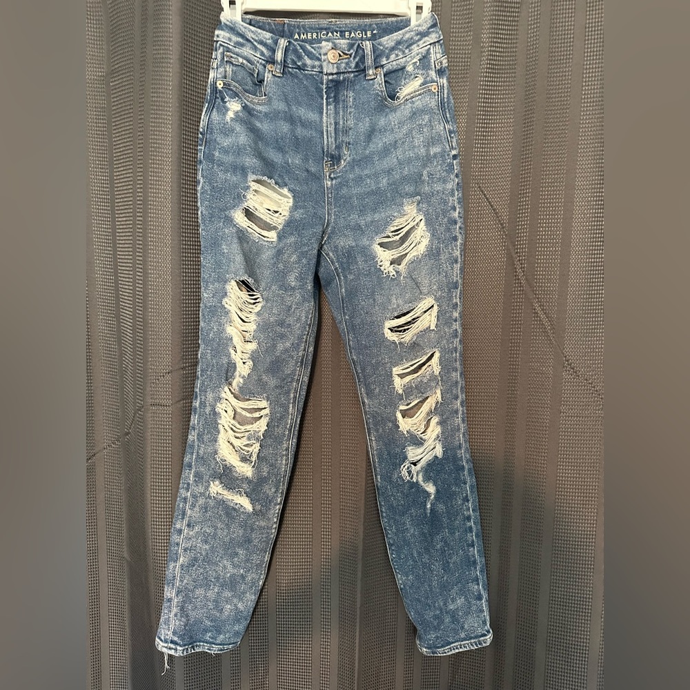American Eagle curvy mom jeans ripped, strait leg, size 0